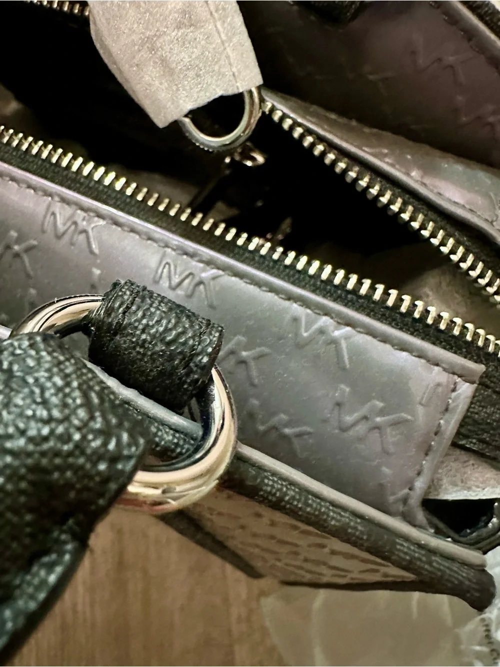 Michael Kors Iridescent Tote bag - Picture 9 of 12